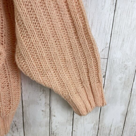 Vintage Sweater On Cue Sz 42 Large Peach Acrylic Cable Knit Faux Pearl Button - Picture 5 of 9